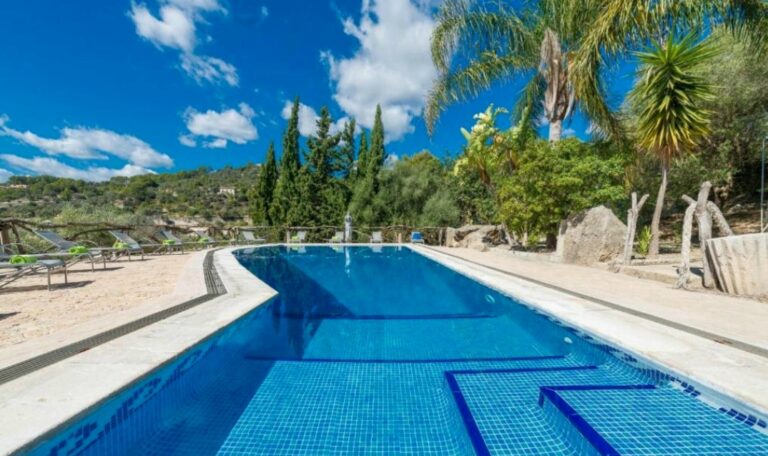 Screenshot 20241024 224933 Bookingcom 1 768x456